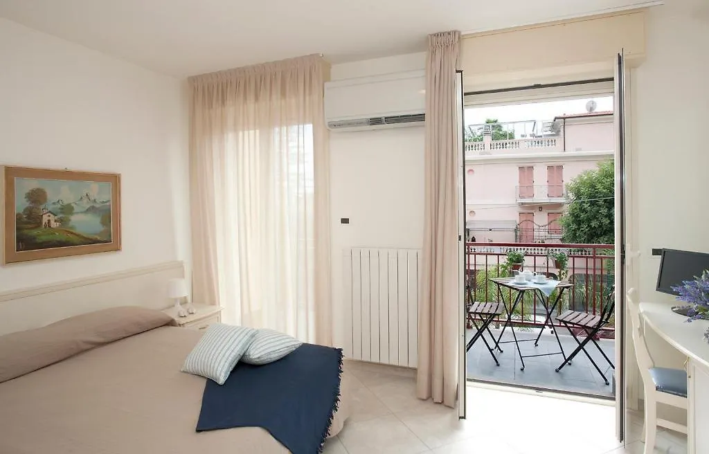 Residence Dell'Angelo Ospedaletti İtalya